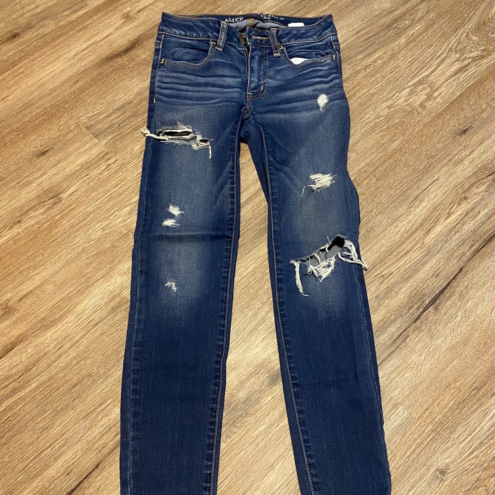 WOMENS AMERICAN EAGLE JEANS